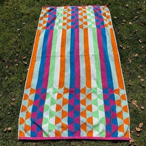 Costco Ogee Striped 100% Cotton Oversized Beach Towel Bright Colorful 39x66 GUC